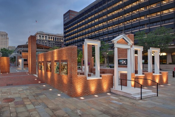 presidents-house-at-night-900x600-587x0